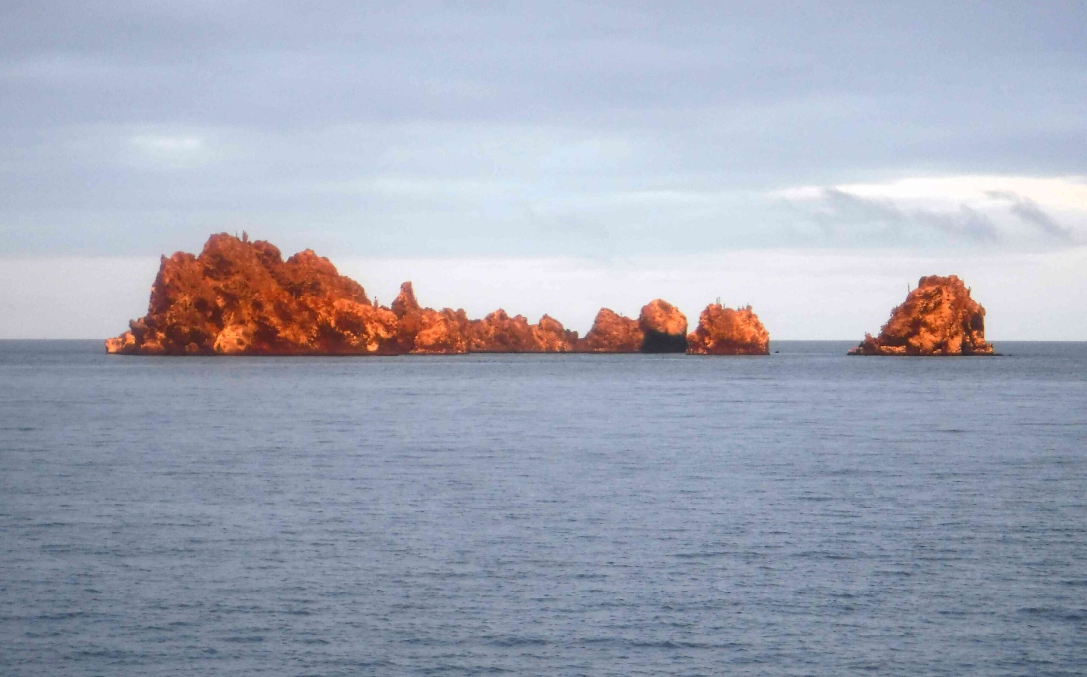 Floreana Devils crown_11zon